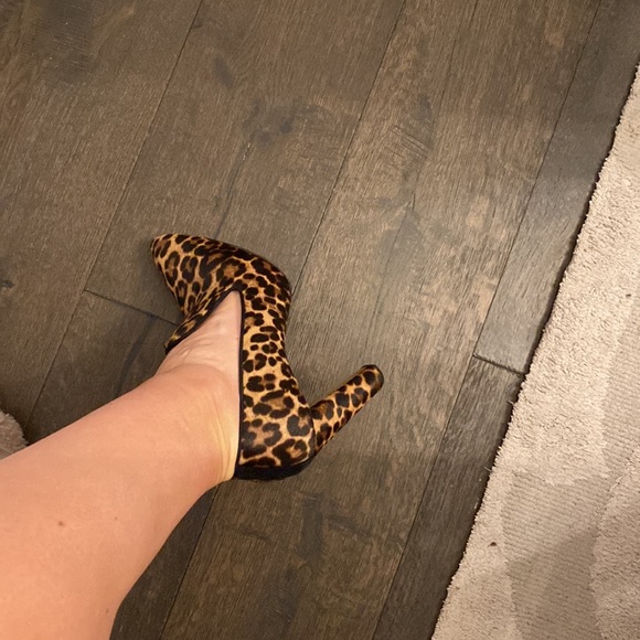 NWOT Stuart Weitzman Pump - Picture 7 of 8